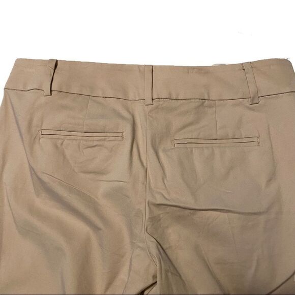 Ann Taylor Boardwalk Shorts - tan size 4P - Picture 2 of 5
